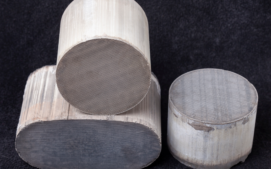 Image of metal cylinders made of rhodium