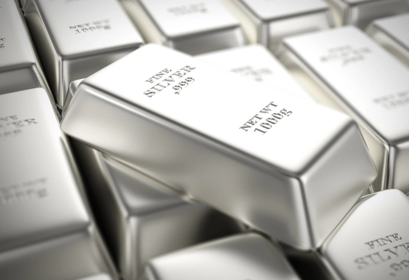 Close up of silver bars with the words "Fine Silver .999" and "Net Wt 1000 g"